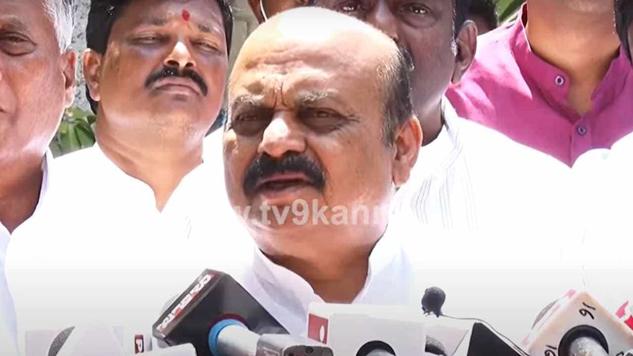 ಇಂದು ದಾವೋಸ್​ ಪ್ರಯಾಣ ಬೆಳಸಿರುವ ಸಿಎಂ ಬೊಮ್ಮಾಯಿ, ಎರಡು ದಿನಗಳ ಕಾಲ ನಡೆಯುವ ಆರ್ಥಿಕ ಸಮಾವೇಶದಲ್ಲಿ ಭಾಗಿ