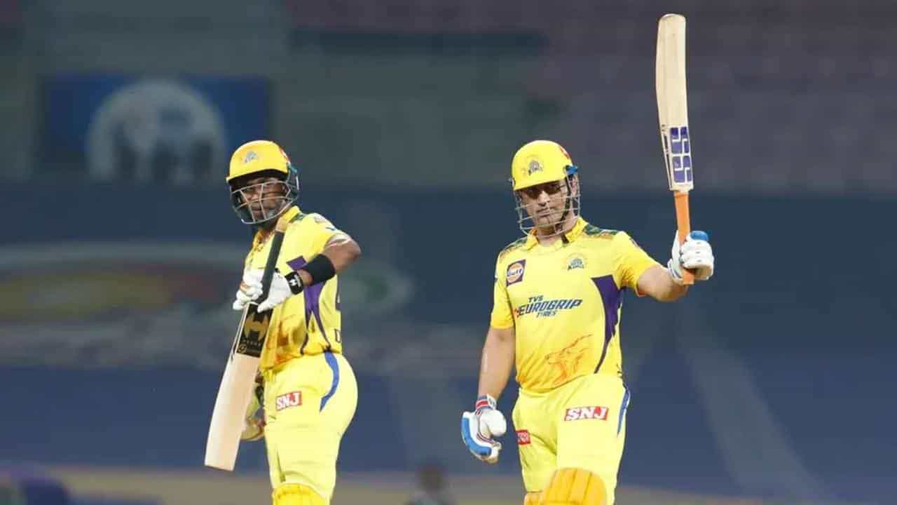 IPL 2022: ಕೊನೆಯ ಎಸೆತದಲ್ಲಿ ಗೆಲುವು! ಧೋನಿಯಿಂದಾಗಿ ಐಪಿಎಲ್ನಲ್ಲಿ ವಿಶೇಷ ದಾಖಲೆ ಬರೆದ ಸಿಎಸ್ಕೆ IPL 2022: ಕೊನೆಯ ಎಸೆತದಲ್ಲಿ ಗೆಲುವು! ಧೋನಿಯಿಂದಾಗಿ ಐಪಿಎಲ್ನಲ್ಲಿ ವಿಶೇಷ ದಾಖಲೆ ಬರೆದ ಸಿಎಸ್ಕೆ