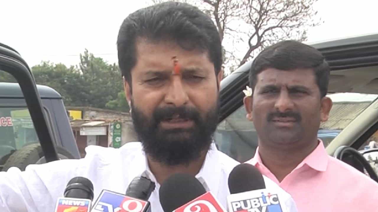 ಜಿನ್ನಾ ಮನಸ್ಥಿತಿಯವರಿಂದ ಉಂಟಾಗುತ್ತಿರುವ ಗಲಭೆಗಳನ್ನು ಸಾವರ್ಕರ್ ಮನಸ್ಥಿತಿಯಿಂದಲೇ ಎದುರಿಸಬೇಕು: ಸಿ.ಟಿ.ರವಿ ಜಿನ್ನಾ ಮನಸ್ಥಿತಿಯವರಿಂದ ಉಂಟಾಗುತ್ತಿರುವ ಗಲಭೆಗಳನ್ನು ಸಾವರ್ಕರ್ ಮನಸ್ಥಿತಿಯಿಂದಲೇ ಎದುರಿಸಬೇಕು: ಸಿ.ಟಿ.ರವಿ