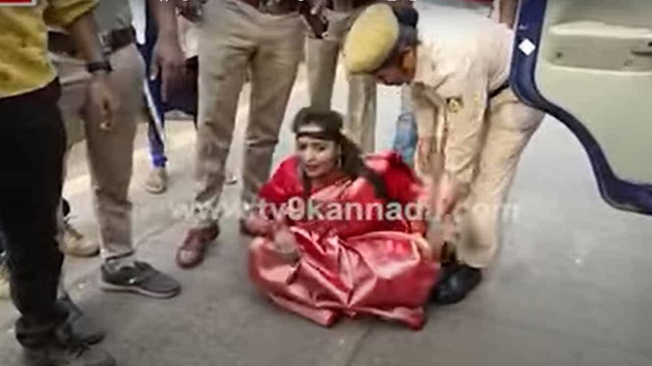 ಪೊಲೀಸರ ಕೈಯಿಂದ ತಪ್ಪಿಸಿಕೊಳ್ಳಲು ಬೆಳಗಾವಿಯ ಕಾಂಗ್ರೆಸ್ ಕಾರ್ಯಕರ್ತೆ ಸುಮಾರು ದೂರದವರೆಗೆ ಓಡಿದರು! ಪೊಲೀಸರ ಕೈಯಿಂದ ತಪ್ಪಿಸಿಕೊಳ್ಳಲು ಬೆಳಗಾವಿಯ ಕಾಂಗ್ರೆಸ್ ಕಾರ್ಯಕರ್ತೆ ಸುಮಾರು ದೂರದವರೆಗೆ ಓಡಿದರು!