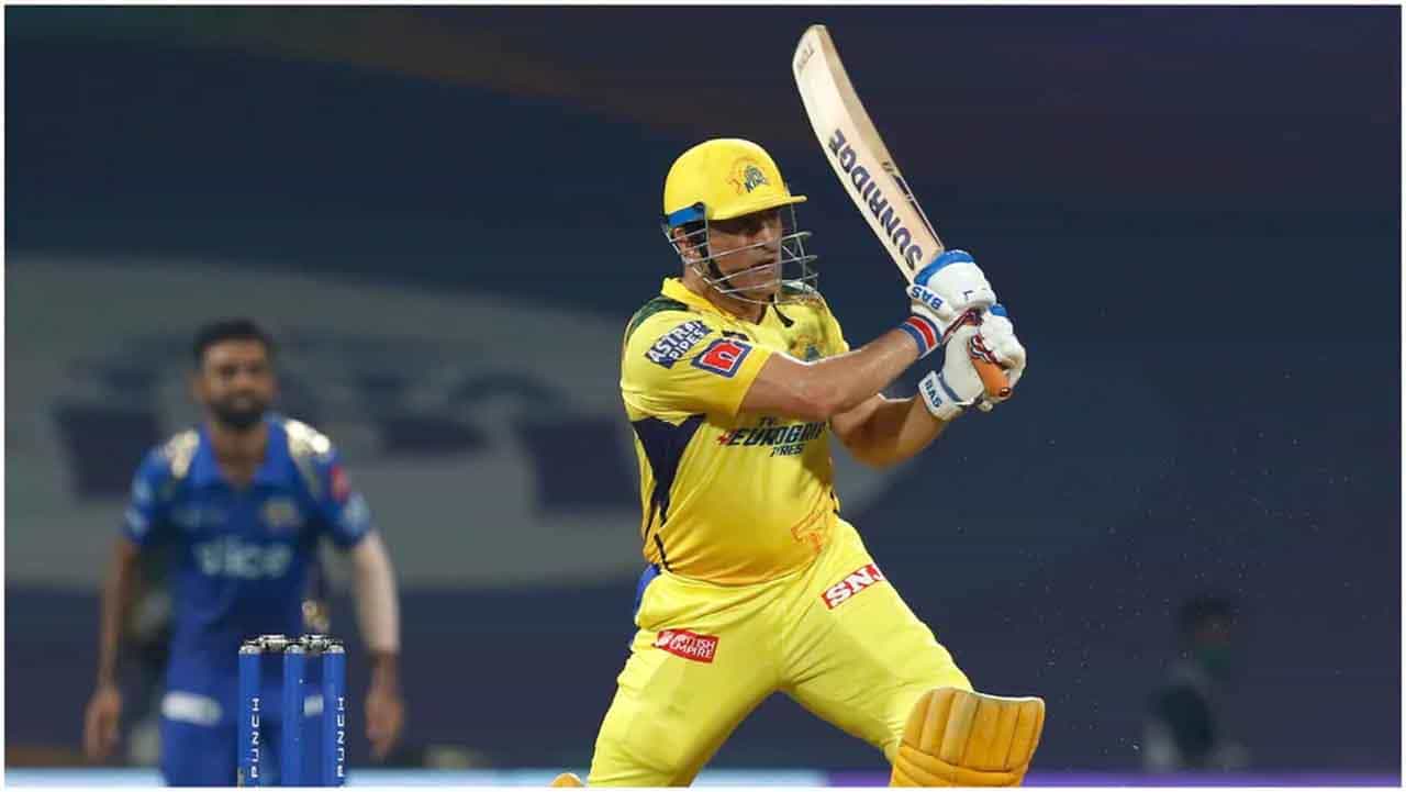 IPL 2022: ಗೇಮ್ ಫಿನಿಷರ್ ಧೋನಿಯ ಆಟ ನೋಡಿ ಬೆಚ್ಚಿಬಿದ್ದ ಕ್ರೀಡಾ ಜಗತ್ತು! ಟ್ವಿಟರ್ನಲ್ಲಿ ಹೊಗಳಿಕೆಯ ಸುರಿಮಳೆ IPL 2022: ಗೇಮ್ ಫಿನಿಷರ್ ಧೋನಿಯ ಆಟ ನೋಡಿ ಬೆಚ್ಚಿಬಿದ್ದ ಕ್ರೀಡಾ ಜಗತ್ತು! ಟ್ವಿಟರ್ನಲ್ಲಿ ಹೊಗಳಿಕೆಯ ಸುರಿಮಳೆ