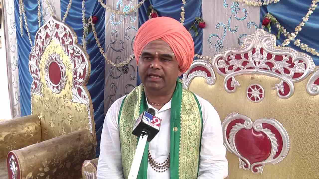 ಸರಕಾರ ಪೊಲೀಸರ ಮೂಲಕ ನನ್ನ ಹೆದರಿಸುವ ತಂತ್ರ ಮಾಡ್ತಿದೆ; ನನ್ನ ಕಟ್ಟಿಹಾಕುವ ಪ್ರಯತ್ನ ಮಾಡಲಾಗ್ತಿದೆ - ದಿಂಗಾಲೇಶ್ವರ ಶ್ರೀ ಸರಕಾರ ಪೊಲೀಸರ ಮೂಲಕ ನನ್ನ ಹೆದರಿಸುವ ತಂತ್ರ ಮಾಡ್ತಿದೆ; ನನ್ನ ಕಟ್ಟಿಹಾಕುವ ಪ್ರಯತ್ನ ಮಾಡಲಾಗ್ತಿದೆ - ದಿಂಗಾಲೇಶ್ವರ ಶ್ರೀ