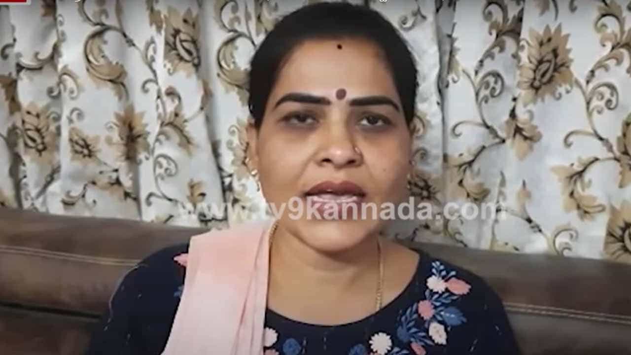 ಮಕ್ಕಳನ್ನು ನೋಡಿ ಕಣ್ಣೀರು ಹಾಕಿದ ದಿವ್ಯಾ ಹಾಗರಗಿ; 21 ದಿನದಲ್ಲಿ ಧರ್ಮಸ್ಥಳ ಸೇರಿ ಮಂಗಳೂರು ಕಡೆ ಸುತ್ತಾಡಿದ್ದ ಮಂಜುನಾಥ ಮೇಳಕುಂದಿ ಮಕ್ಕಳನ್ನು ನೋಡಿ ಕಣ್ಣೀರು ಹಾಕಿದ ದಿವ್ಯಾ ಹಾಗರಗಿ; 21 ದಿನದಲ್ಲಿ ಧರ್ಮಸ್ಥಳ ಸೇರಿ ಮಂಗಳೂರು ಕಡೆ ಸುತ್ತಾಡಿದ್ದ ಮಂಜುನಾಥ ಮೇಳಕುಂದಿ