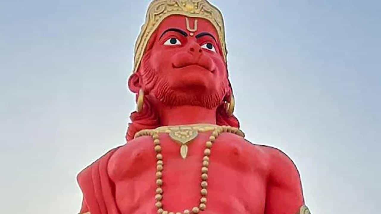 ಈ ಹಳ್ಳಿಯಲ್ಲಿ ಹನುಮಂತ ದೇವರನ್ನು ಪೂಜಿಸುವುದಿಲ್ಲ, ಮಾರುತಿ ಕಾರನ್ನೂ ಕೊಳ್ಳುವುದಿಲ್ಲ; ರಾಕ್ಷಸನ ಆರಾಧನೆ ಮಾಡಲು ಇದೆ ಒಂದು ಕಾರಣ ! ಈ ಹಳ್ಳಿಯಲ್ಲಿ ಹನುಮಂತ ದೇವರನ್ನು ಪೂಜಿಸುವುದಿಲ್ಲ, ಮಾರುತಿ ಕಾರನ್ನೂ ಕೊಳ್ಳುವುದಿಲ್ಲ; ರಾಕ್ಷಸನ ಆರಾಧನೆ ಮಾಡಲು ಇದೆ ಒಂದು ಕಾರಣ !