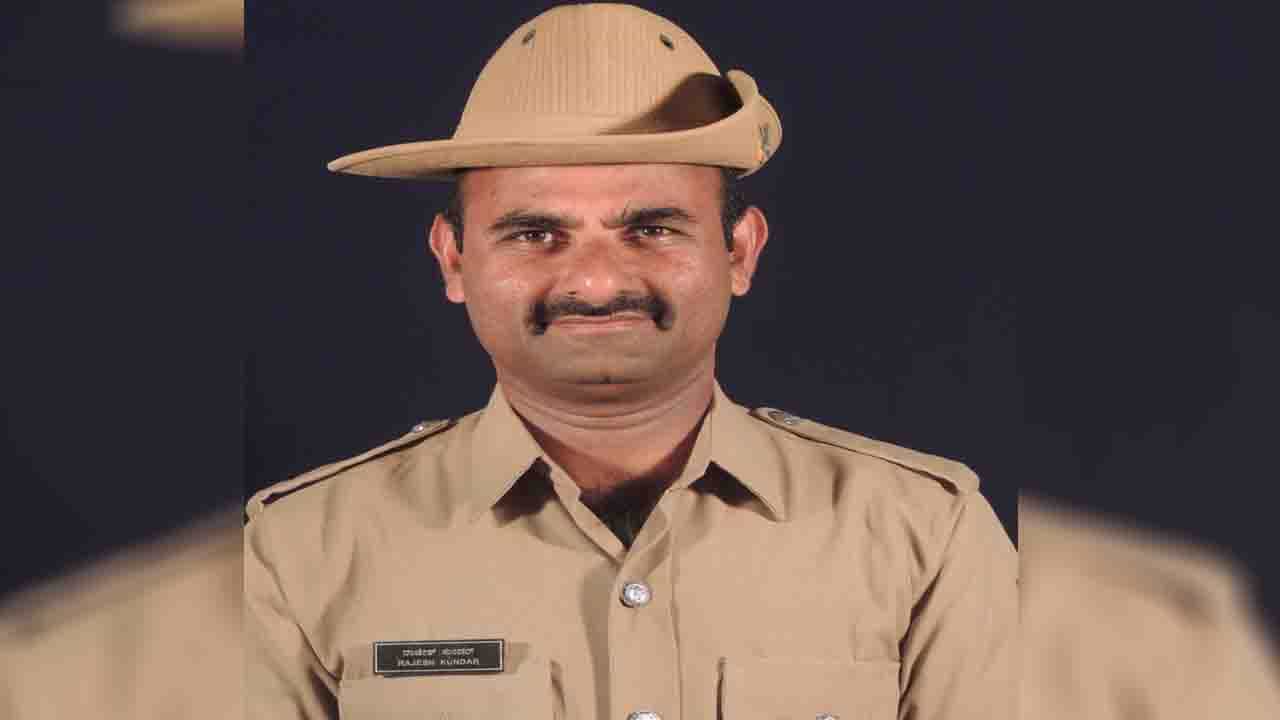 Crime News: SSLC ಉತ್ತರ ಪತ್ರಿಕೆ ಇಟ್ಟಿರುವ ಕೊಠಡಿ ಭದ್ರತೆಗೆ ನಿಯೋಜಿಸಲಾಗಿದ್ದ ಹೆಡ್ ಕಾನ್ಸ್ಟೇಬಲ್ ಗುಂಡುಹಾರಿಸಿಕೊಂಡು ಆತ್ಮಹತ್ಯೆ