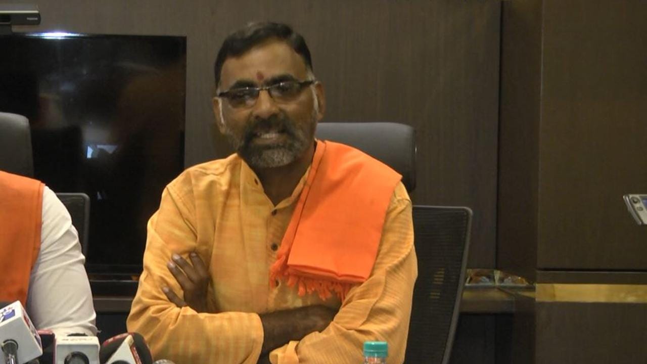 ಲಂಚ ತೆಗೆದುಕೊಂಡಿಲ್ಲ ಎಂದು ಈಶ್ವರಪ್ಪ ಸೇರಿ ಸಚಿವರೆಲ್ಲಾ ಧರ್ಮಸ್ಥಳಕ್ಕೆ ಬಂದು ಆಣೆ ಮಾಡಲಿ: ಹಿಂದೂ ಮಹಾಸಭಾ ಲಂಚ ತೆಗೆದುಕೊಂಡಿಲ್ಲ ಎಂದು ಈಶ್ವರಪ್ಪ ಸೇರಿ ಸಚಿವರೆಲ್ಲಾ ಧರ್ಮಸ್ಥಳಕ್ಕೆ ಬಂದು ಆಣೆ ಮಾಡಲಿ: ಹಿಂದೂ ಮಹಾಸಭಾ