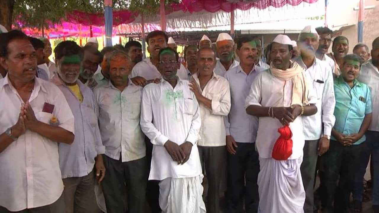 ವಿಜಯಪುರ: ನಮ್ಮಲ್ಲಿ ಬೇಧಭಾವ ಇಲ್ಲ, ಎಲ್ಲರೂ ಕೂಡಿ ಜಾತ್ರೆ ಮಾಡುತ್ತೇವೆ; ಸೌಹಾರ್ದತೆಗೆ ಸಾಕ್ಷಿಯಾದ ಗುರುಚಕ್ರವರ್ತಿ ಸದಾಶಿವ ಜಾತ್ರೆ ವಿಜಯಪುರ: ನಮ್ಮಲ್ಲಿ ಬೇಧಭಾವ ಇಲ್ಲ, ಎಲ್ಲರೂ ಕೂಡಿ ಜಾತ್ರೆ ಮಾಡುತ್ತೇವೆ; ಸೌಹಾರ್ದತೆಗೆ ಸಾಕ್ಷಿಯಾದ ಗುರುಚಕ್ರವರ್ತಿ ಸದಾಶಿವ ಜಾತ್ರೆ