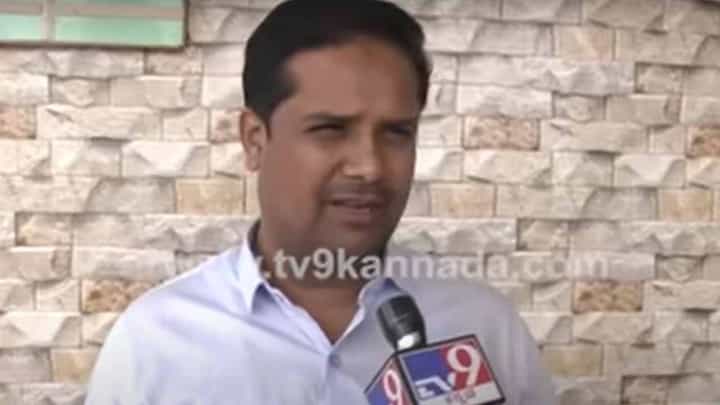ಪೋಸ್ಟ್ ಹಾಕಿದವನ ವಿರುದ್ಧ ಪೊಲೀಸ್ ಕ್ರಮ ತೆಗೆದುಕೊಂಡಿದ್ದರೂ ಮುಸ್ಲಿಮರು ಕಲ್ಲು ತೂರಾಟ ನಡೆಸಿದ್ದು ತಪ್ಪು: ಇಮ್ರಾನ್, ಕಾರ್ಪೊರೇಟರ್ ಪೋಸ್ಟ್ ಹಾಕಿದವನ ವಿರುದ್ಧ ಪೊಲೀಸ್ ಕ್ರಮ ತೆಗೆದುಕೊಂಡಿದ್ದರೂ ಮುಸ್ಲಿಮರು ಕಲ್ಲು ತೂರಾಟ ನಡೆಸಿದ್ದು ತಪ್ಪು: ಇಮ್ರಾನ್, ಕಾರ್ಪೊರೇಟರ್