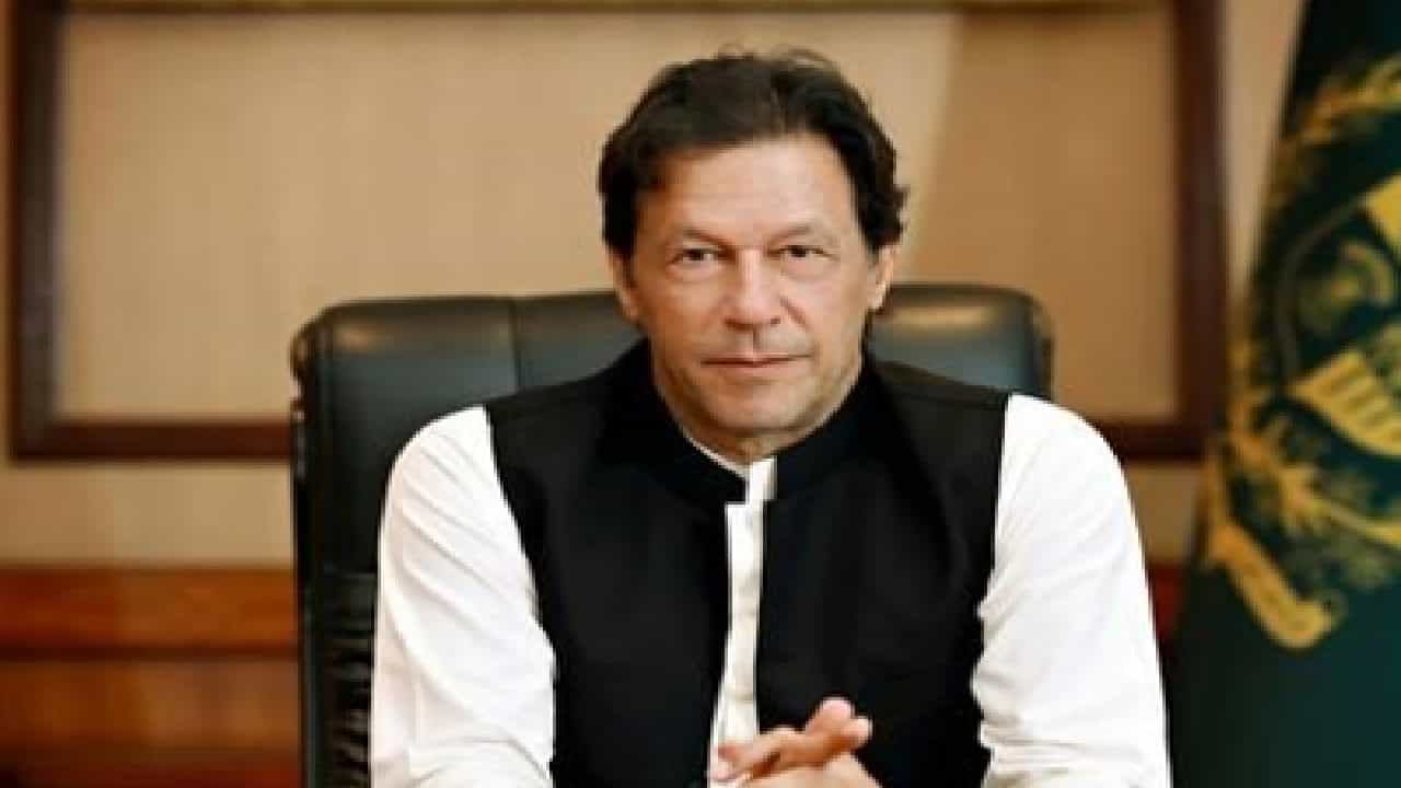 Imran Khan: 69 ವರ್ಷದ ಇಮ್ರಾನ್ ಖಾನ್ಗೆ ಪಾಕ್ನಲ್ಲಿ ಇನ್ನೇನಿದೆ ಆಟ ಬಾಕಿ? ಭರವಸೆ ಇರೋದು ಬಾಜ್ವಾ ಮೇಲಷ್ಟೇ Imran Khan: 69 ವರ್ಷದ ಇಮ್ರಾನ್ ಖಾನ್ಗೆ ಪಾಕ್ನಲ್ಲಿ ಇನ್ನೇನಿದೆ ಆಟ ಬಾಕಿ? ಭರವಸೆ ಇರೋದು ಬಾಜ್ವಾ ಮೇಲಷ್ಟೇ