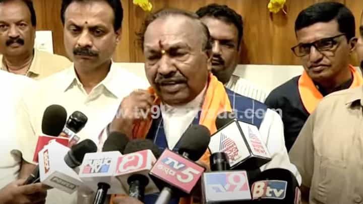 ಗಣೇಶನ ದೇವಸ್ಥಾನದಲ್ಲಿ ದೇವರ ಬಲಗಡೆಯಿಂದ ಹೂವಿನ ಪ್ರಸಾದ ಸಿಕ್ಕು ಆತ್ಮವಿಶ್ವಾಸದಿಂದ ಬೀಗುತ್ತಿದ್ದಾರೆ ಈಶ್ವರಪ್ಪ ಗಣೇಶನ ದೇವಸ್ಥಾನದಲ್ಲಿ ದೇವರ ಬಲಗಡೆಯಿಂದ ಹೂವಿನ ಪ್ರಸಾದ ಸಿಕ್ಕು ಆತ್ಮವಿಶ್ವಾಸದಿಂದ ಬೀಗುತ್ತಿದ್ದಾರೆ ಈಶ್ವರಪ್ಪ