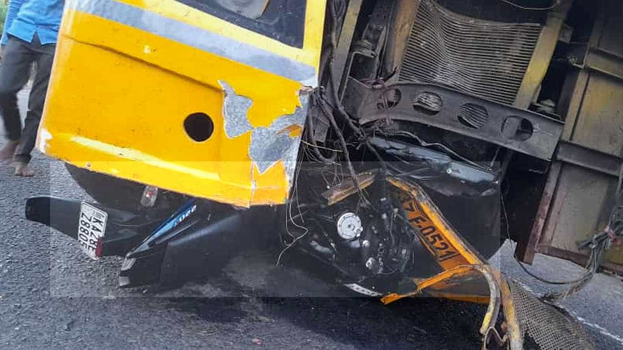Accident: ಉತ್ತರ ಪ್ರದೇಶದ ಬದೌನ್ನಲ್ಲಿ ಭೀಕರ ಅಪಘಾತ; 6 ಮಂದಿ ಸಾವು, 14 ಜನರಿಗೆ ಗಾಯ Accident: ಉತ್ತರ ಪ್ರದೇಶದ ಬದೌನ್ನಲ್ಲಿ ಭೀಕರ ಅಪಘಾತ; 6 ಮಂದಿ ಸಾವು, 14 ಜನರಿಗೆ ಗಾಯ