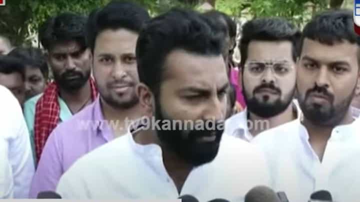 ಹುಬ್ಬಳ್ಳಿ ಗಲಭೆ ಅರೋಪಿಗಳಿಗೆ ಜಮೀರ್ ಸಹಾಯ ಮಾಡಿದ್ದರೆ ಅದು ಸರಿಯಲ್ಲ: ಮೊಹಮ್ಮದ್ ನಲಪಾಡ್ ಹುಬ್ಬಳ್ಳಿ ಗಲಭೆ ಅರೋಪಿಗಳಿಗೆ ಜಮೀರ್ ಸಹಾಯ ಮಾಡಿದ್ದರೆ ಅದು ಸರಿಯಲ್ಲ: ಮೊಹಮ್ಮದ್ ನಲಪಾಡ್