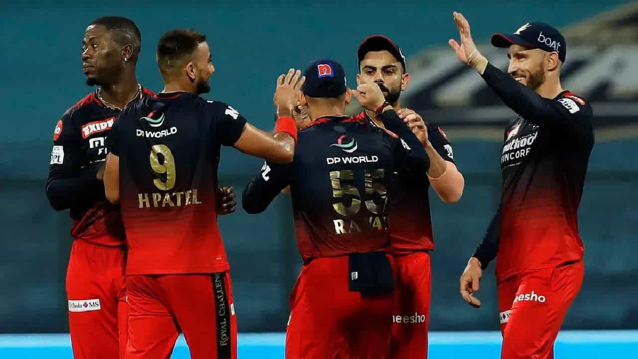 IPL 2022: ಮುಂಬೈ ಇಂಡಿಯನ್ಸ್ ವಿರುದ್ದ ವಿಶೇಷ ದಾಖಲೆ ಬರೆದ RCB IPL 2022: ಮುಂಬೈ ಇಂಡಿಯನ್ಸ್ ವಿರುದ್ದ ವಿಶೇಷ ದಾಖಲೆ ಬರೆದ RCB
