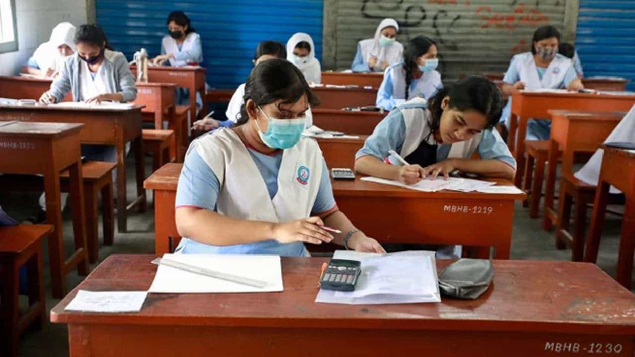 Karnataka 2nd PUC Exam 2022: ದ್ವಿತೀಯ ಪಿಯುಸಿ ಪರೀಕ್ಷೆ ಬರೆಯುತ್ತಿದ್ದೀರಾ?; ಈ ನಿಯಮಗಳನ್ನು ಮರೆಯಬೇಡಿ Karnataka 2nd PUC Exam 2022: ದ್ವಿತೀಯ ಪಿಯುಸಿ ಪರೀಕ್ಷೆ ಬರೆಯುತ್ತಿದ್ದೀರಾ?; ಈ ನಿಯಮಗಳನ್ನು ಮರೆಯಬೇಡಿ