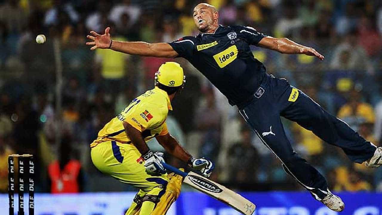 Andrew Symmonds: ಐಪಿಎಲ್ನಲ್ಲಿ ನನಗೆ ಜಾಸ್ತಿ ದುಡ್ಡು ಸಿಕ್ಕಿದಕ್ಕೆ ನಮ್ಮ ಗೆಳೆತನ ಮುರಿದು ಬಿತ್ತು..! Andrew Symmonds: ಐಪಿಎಲ್ನಲ್ಲಿ ನನಗೆ ಜಾಸ್ತಿ ದುಡ್ಡು ಸಿಕ್ಕಿದಕ್ಕೆ ನಮ್ಮ ಗೆಳೆತನ ಮುರಿದು ಬಿತ್ತು..!
