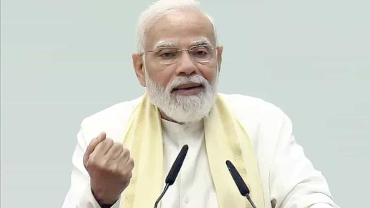 PM Modi Covid Review Meeting: ಕೊರೊನಾ ಪ್ರಸರಣ ಹೆಚ್ಚಳ; ಇಂದು ಮಧ್ಯಾಹ್ನ ಎಲ್ಲ ಮುಖ್ಯಮಂತ್ರಿಗಳೊಂದಿಗೆ ಪ್ರಧಾನಿ ಮೋದಿ ಸಭೆ PM Modi Covid Review Meeting: ಕೊರೊನಾ ಪ್ರಸರಣ ಹೆಚ್ಚಳ; ಇಂದು ಮಧ್ಯಾಹ್ನ ಎಲ್ಲ ಮುಖ್ಯಮಂತ್ರಿಗಳೊಂದಿಗೆ ಪ್ರಧಾನಿ ಮೋದಿ ಸಭೆ