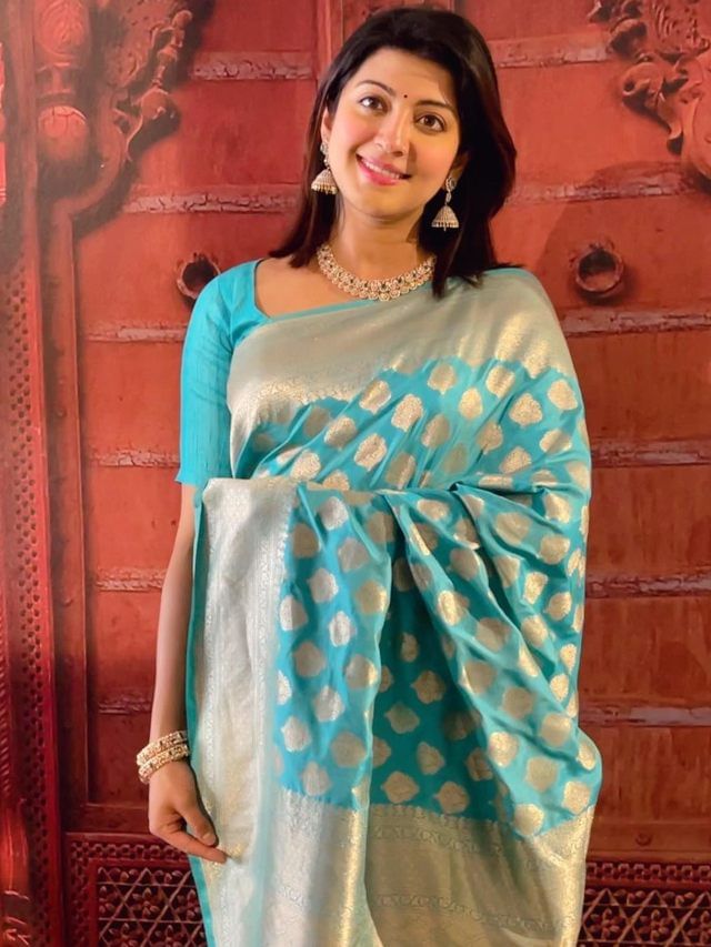 Pranitha Subhash Pregnant 4