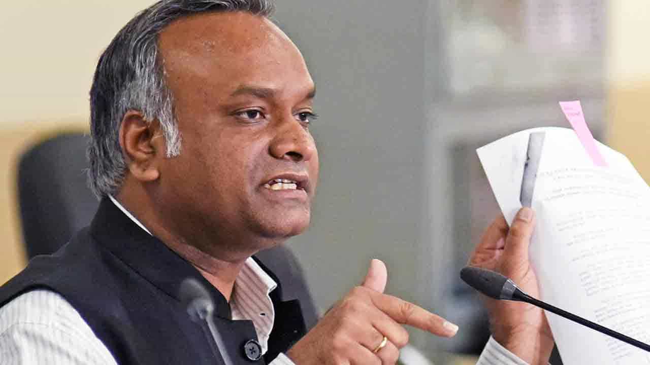 ಬೆಲೆ ಏರಿಕೆ ಬಗ್ಗೆ ಚರ್ಚಿಸುವ ಧೈರ್ಯವಿಲ್ಲದ ಬಿಜೆಪಿ ದೇಶ ವಿಭಜಿಸುತ್ತಿದೆ: ಪ್ರಿಯಾಂಕ್ ಖರ್ಗೆ