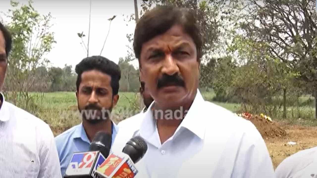 ಸಂತೋಷ್ ಪಾಟೀಲ್ ಆತ್ಮಹತ್ಯೆ ಪ್ರಕರಣ; ಚುರುಕುಗೊಂಡ ತನಿಖೆ, ಗೌಪ್ಯವಾಗಿ ರಮೇಶ್ ಜಾರಕಿಹೊಳಿ ಭೇಟಿಯಾದ ತುಂಡು ಗುತ್ತಿಗೆದಾರರು ಸಂತೋಷ್ ಪಾಟೀಲ್ ಆತ್ಮಹತ್ಯೆ ಪ್ರಕರಣ; ಚುರುಕುಗೊಂಡ ತನಿಖೆ, ಗೌಪ್ಯವಾಗಿ ರಮೇಶ್ ಜಾರಕಿಹೊಳಿ ಭೇಟಿಯಾದ ತುಂಡು ಗುತ್ತಿಗೆದಾರರು
