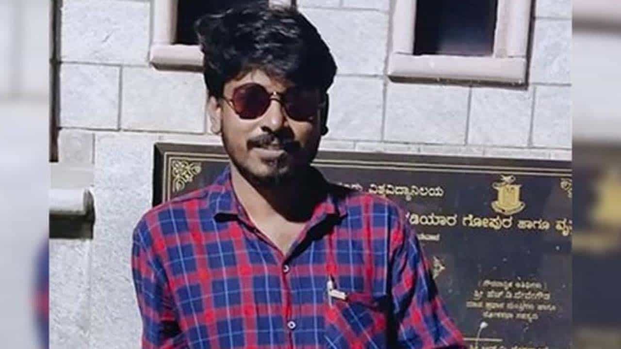 2017ರಲ್ಲಿ ಸಾಮಾಜಿಕ ಜಾಲತಾಣದಲ್ಲಿ ಆಕ್ಷೇಪಾರ್ಹ ಪೋಸ್ಟ್ ಪ್ರಕರಣ; ಹಾರೋಹಳ್ಳಿ ರವೀಂದ್ರ ಬಂಧನ 2017ರಲ್ಲಿ ಸಾಮಾಜಿಕ ಜಾಲತಾಣದಲ್ಲಿ ಆಕ್ಷೇಪಾರ್ಹ ಪೋಸ್ಟ್ ಪ್ರಕರಣ; ಹಾರೋಹಳ್ಳಿ ರವೀಂದ್ರ ಬಂಧನ