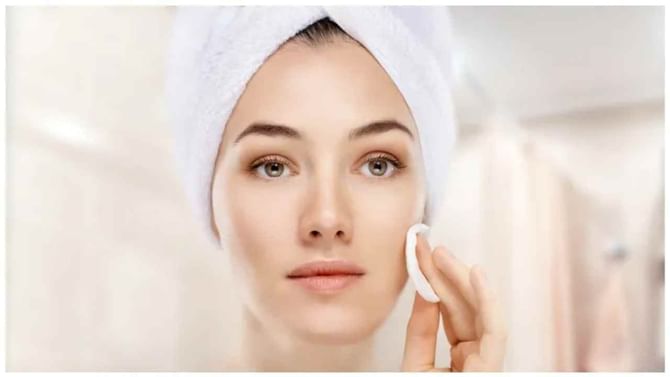 Skin Care Tips: ಬೇಸಿಗೆಯಲ್ಲಿ ಚರ್ಮದ ಆರೋಗ್ಯ ಕಾಪಾಡಿಕೊಳ್ಳುವುದು ಹೇಗೆ? ಇಲ್ಲಿದೆ ಸಿಂಪಲ್ ಟಿಪ್ಸ್ Skin Care Tips: ಬೇಸಿಗೆಯಲ್ಲಿ ಚರ್ಮದ ಆರೋಗ್ಯ ಕಾಪಾಡಿಕೊಳ್ಳುವುದು ಹೇಗೆ? ಇಲ್ಲಿದೆ ಸಿಂಪಲ್ ಟಿಪ್ಸ್
