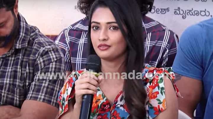 ಟಿಕ್ ಟಾಕರ್ ಆದ್ರು ಸೋನಲ್; ಮಾಹಿತಿ ಹಂಚಿಕೊಂಡ ನಟಿ ಟಿಕ್ ಟಾಕರ್ ಆದ್ರು ಸೋನಲ್; ಮಾಹಿತಿ ಹಂಚಿಕೊಂಡ ನಟಿ
