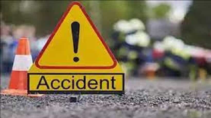 ಆಟೋ ಹಾಗೂ ಖಾಸಗಿ ಬಸ್ ನಡುವೆ ಭೀಕರ ಅಪಘಾತ: ಆಟೋ ಚಾಲಕ ಸ್ಥಳದಲ್ಲೇ ದುರ್ಮರಣ