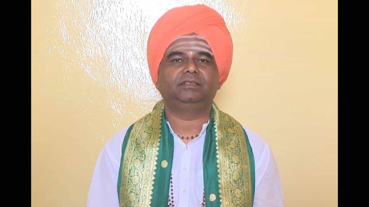 ಶಿರಹಟ್ಟಿ ಮಠಕ್ಕೆ ಬಿಡುಗಡೆಯಾದ ಅನುದಾನದಲ್ಲಿ ಹಣ ಗುಳುಂ; ಸರ್ಕಾರದ ವಿರುದ್ಧ ದಿಂಗಾಲೇಶ್ವರ ಶ್ರೀಗಳಿಂದ ಹೊಸ ಬಾಂಬ್ ಶಿರಹಟ್ಟಿ ಮಠಕ್ಕೆ ಬಿಡುಗಡೆಯಾದ ಅನುದಾನದಲ್ಲಿ ಹಣ ಗುಳುಂ; ಸರ್ಕಾರದ ವಿರುದ್ಧ ದಿಂಗಾಲೇಶ್ವರ ಶ್ರೀಗಳಿಂದ ಹೊಸ ಬಾಂಬ್