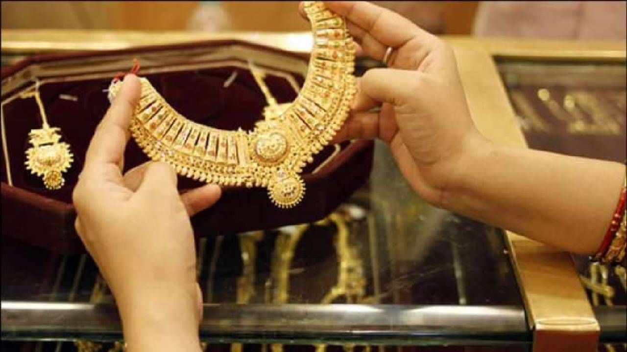 Gold Price Today: ಇಂದು ಚಿನ್ನದ ಬೆಲೆ ಸ್ಥಿರ, ಬೆಳ್ಳಿ ಬೆಲೆ ಕೊಂಚ ಇಳಿಕೆ