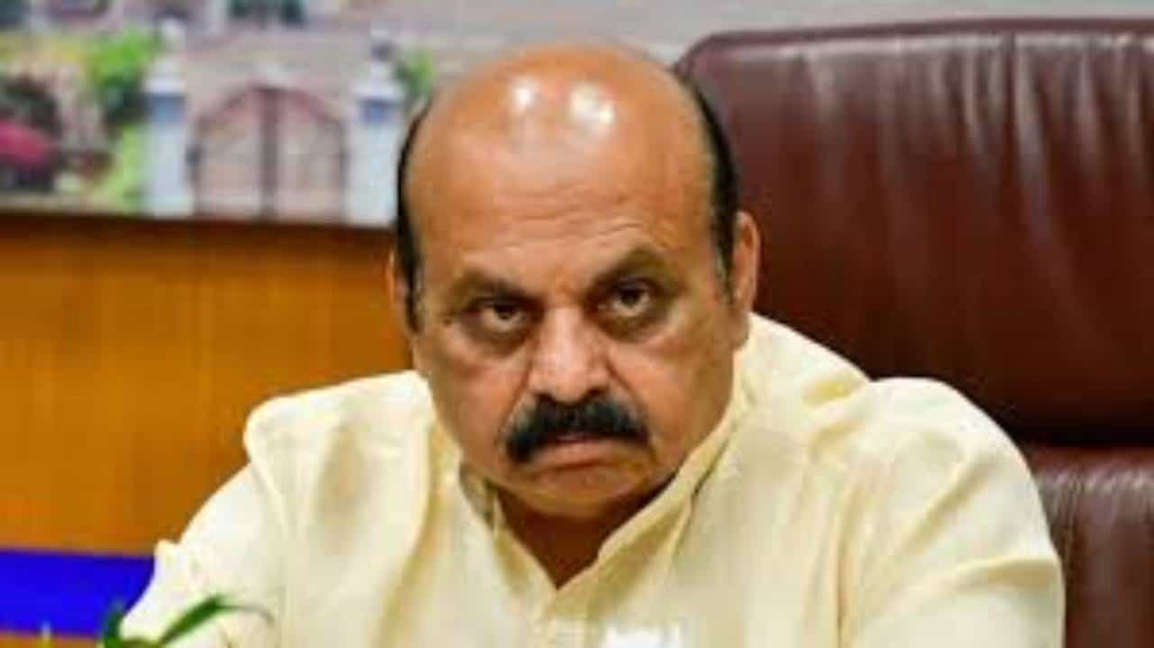 ಡಿಜಿ-ಐಜಿಪಿ ಜೊತೆ ಸಿಎಂ ಬೊಮ್ಮಾಯಿ ಸಭೆ; ಅಪರಾಧ ಕೃತ್ಯಗಳ ನಿಯಂತ್ರಿಸುವಂತೆ ಪೊಲೀಸರಿಗೆ ಪ್ರವೀಣ್ ಸೂದ್ ಖಡಕ್ ಎಚ್ಚರಿಕೆ ಡಿಜಿ-ಐಜಿಪಿ ಜೊತೆ ಸಿಎಂ ಬೊಮ್ಮಾಯಿ ಸಭೆ; ಅಪರಾಧ ಕೃತ್ಯಗಳ ನಿಯಂತ್ರಿಸುವಂತೆ ಪೊಲೀಸರಿಗೆ ಪ್ರವೀಣ್ ಸೂದ್ ಖಡಕ್ ಎಚ್ಚರಿಕೆ