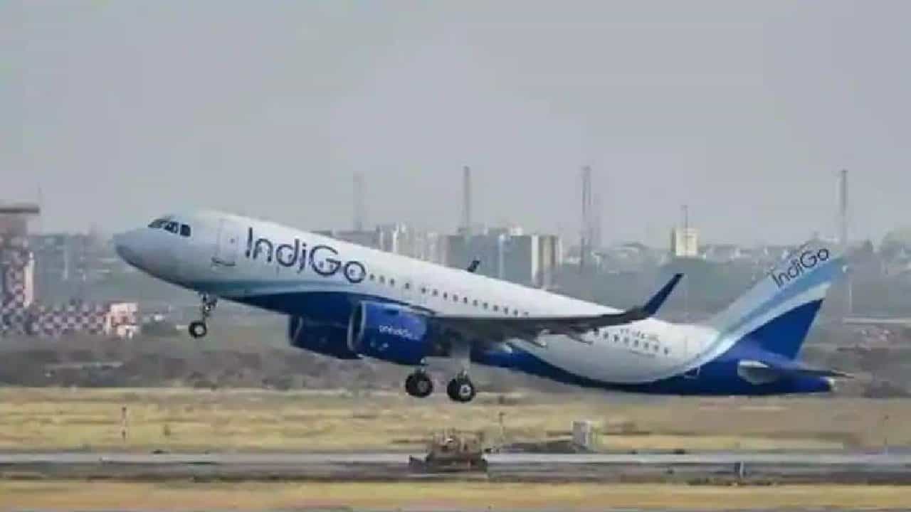 Indigo: ಟೇಕಾಫ್ ಆಗುವಾಗ ತಾಂತ್ರಿಕ ಸಮಸ್ಯೆ; ರಾಂಚಿಯಲ್ಲಿ ಇಂಡಿಗೋ ವಿಮಾನ ತುರ್ತು ಲ್ಯಾಂಡಿಂಗ್ Indigo: ಟೇಕಾಫ್ ಆಗುವಾಗ ತಾಂತ್ರಿಕ ಸಮಸ್ಯೆ; ರಾಂಚಿಯಲ್ಲಿ ಇಂಡಿಗೋ ವಿಮಾನ ತುರ್ತು ಲ್ಯಾಂಡಿಂಗ್