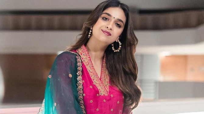 Keerthy Suresh: ‘ಗ್ಲಾಮರಸ್ ಪಾತ್ರಗಳಲ್ಲಿ ಏಕೆ ಕಾಣಿಸಿಕೊಳ್ಳುವುದಿಲ್ಲ?’; ಕೀರ್ತಿ ಸುರೇಶ್ ಉತ್ತರ ಹೀಗಿತ್ತು Keerthy Suresh: ‘ಗ್ಲಾಮರಸ್ ಪಾತ್ರಗಳಲ್ಲಿ ಏಕೆ ಕಾಣಿಸಿಕೊಳ್ಳುವುದಿಲ್ಲ?’; ಕೀರ್ತಿ ಸುರೇಶ್ ಉತ್ತರ ಹೀಗಿತ್ತು