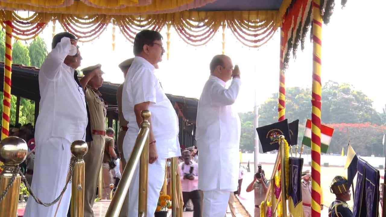 ಪೊಲೀಸ್ ಸಿಬ್ಬಂದಿ ನೇಮಕಾತಿ ಹೆಚ್ಚಿಸಲು ಕ್ರಮ ಕೈಗೊಳ್ಳಲಾಗುವುದು; ಪೊಲೀಸ್ ಧ್ವಜ ದಿನ ಕಾರ್ಯಕ್ರಮದಲ್ಲಿ ಸಿಎಂ ಬೊಮ್ಮಾಯಿ ಮಾತು ಪೊಲೀಸ್ ಸಿಬ್ಬಂದಿ ನೇಮಕಾತಿ ಹೆಚ್ಚಿಸಲು ಕ್ರಮ ಕೈಗೊಳ್ಳಲಾಗುವುದು; ಪೊಲೀಸ್ ಧ್ವಜ ದಿನ ಕಾರ್ಯಕ್ರಮದಲ್ಲಿ ಸಿಎಂ ಬೊಮ್ಮಾಯಿ ಮಾತು