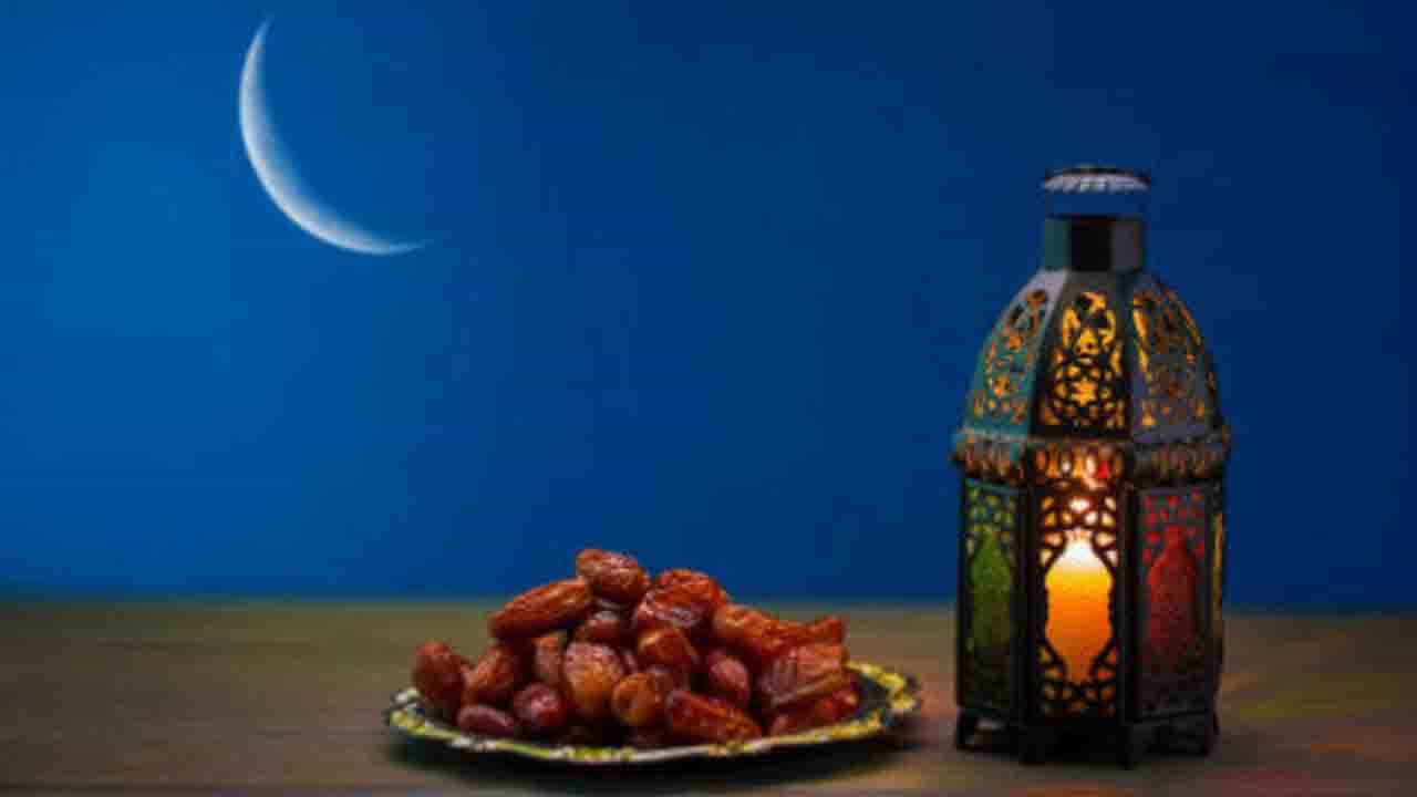 Ramadan 2022 Timetable: ಚಂದ್ರ ಗೋಚರ ಹಿನ್ನೆಲೆ ಏಪ್ರಿಲ್ 3ರಿಂದ ರಂಜಾನ್ ಉಪವಾಸ ಶುರು Ramadan 2022 Timetable: ಚಂದ್ರ ಗೋಚರ ಹಿನ್ನೆಲೆ ಏಪ್ರಿಲ್ 3ರಿಂದ ರಂಜಾನ್ ಉಪವಾಸ ಶುರು