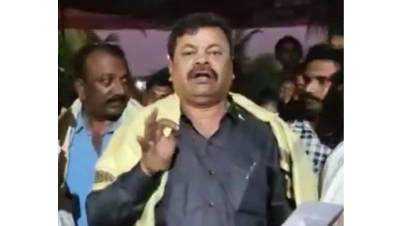 ದೇವರ ಮೇಲೆ ಪ್ರಮಾಣ ಮಾಡಿ ಹೇಳುವೆ ನನ್ನ ಮಗಳ ಹೆಸರಿನಲ್ಲಿ ಸರ್ಕಾರದ ಸೌಲಭ್ಯ ಪಡೆದಿಲ್ಲ: ಶಾಸಕ ಎಂ.ಪಿ.ರೇಣುಕಾಚಾರ್ಯ ದೇವರ ಮೇಲೆ ಪ್ರಮಾಣ ಮಾಡಿ ಹೇಳುವೆ ನನ್ನ ಮಗಳ ಹೆಸರಿನಲ್ಲಿ ಸರ್ಕಾರದ ಸೌಲಭ್ಯ ಪಡೆದಿಲ್ಲ: ಶಾಸಕ ಎಂ.ಪಿ.ರೇಣುಕಾಚಾರ್ಯ