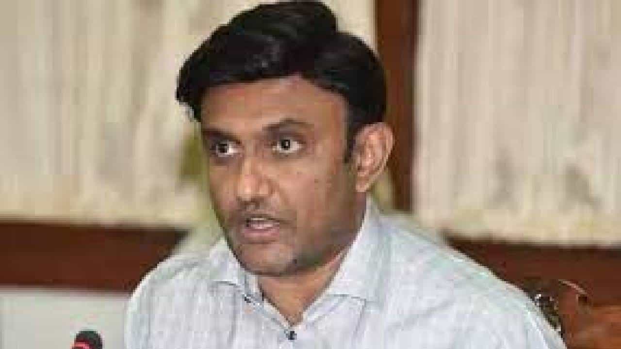 ನೆರೆ ರಾಜ್ಯದಲ್ಲಿ ಹೊಸ ತಳಿ XE ಪತ್ತೆ ಬೆನ್ನಲ್ಲೆ ಕರ್ನಾಟಕದಲ್ಲಿಯೂ ಹೈ ಅಲರ್ಟ್; ಎಂದಿನಂತೆ ಮಾಸ್ಕ್ ಕಡ್ಡಾಯವೆಂದ ಸುಧಾಕರ್ ನೆರೆ ರಾಜ್ಯದಲ್ಲಿ ಹೊಸ ತಳಿ XE ಪತ್ತೆ ಬೆನ್ನಲ್ಲೆ ಕರ್ನಾಟಕದಲ್ಲಿಯೂ ಹೈ ಅಲರ್ಟ್; ಎಂದಿನಂತೆ ಮಾಸ್ಕ್ ಕಡ್ಡಾಯವೆಂದ ಸುಧಾಕರ್