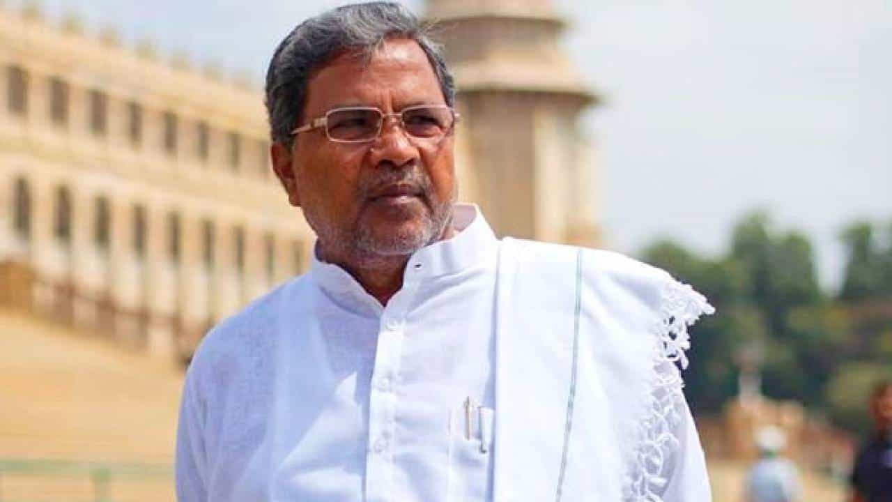 ಪಿಎಸ್ಐ ಮರು ಪರೀಕ್ಷೆ ಸರ್ಕಾರದ ನಿರ್ಧಾರಕ್ಕೆ ಮಾಜಿ ಸಿಎಂ ಸಿದ್ದರಾಮಯ್ಯ ಬೆಂಬಲ ಪಿಎಸ್ಐ ಮರು ಪರೀಕ್ಷೆ ಸರ್ಕಾರದ ನಿರ್ಧಾರಕ್ಕೆ ಮಾಜಿ ಸಿಎಂ ಸಿದ್ದರಾಮಯ್ಯ ಬೆಂಬಲ