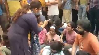 ಮೊಬೈಲ್ ಫೋನಲ್ಲಿ ಮಾತನಾಡುತ್ತಾ ಮ್ಯಾನ್​​ಹೋಲ್​​ಗೆ ಬಿದ್ದ ಮಹಿಳೆ; ವೈರಲ್ ವಿಡಿಯೊ