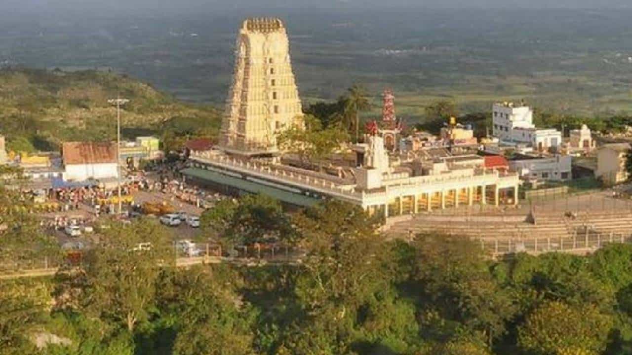 ಸುಖಾ ಸುಮ್ಮನೇ ಚಾಮುಂಡಿ ಬೆಟ್ಟಕ್ಕೆ ಹೋಗೋ ಹಾಗಿಲ್ಲ; ಕಾನೂನು ಬಾಹಿರ ಚಟುವಟಿಕೆಗೆ ಬ್ರೇಕ್ ಸುಖಾ ಸುಮ್ಮನೇ ಚಾಮುಂಡಿ ಬೆಟ್ಟಕ್ಕೆ ಹೋಗೋ ಹಾಗಿಲ್ಲ; ಕಾನೂನು ಬಾಹಿರ ಚಟುವಟಿಕೆಗೆ ಬ್ರೇಕ್