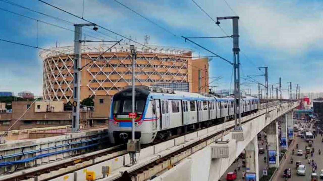 Metro Full Speed: ಇನ್ನು ಹೈದರಾಬಾದಿನಲ್ಲಿ ಮೆಟ್ರೋ ರೈಲು 6 ನಿಮಿಷ ಹೆಚ್ಚು ವೇಗವಾಗಿ ಚಲಿಸಲಿದೆ! ‘ನಮ್ಮ ಮೆಟ್ರೋ’? Metro Full Speed: ಇನ್ನು ಹೈದರಾಬಾದಿನಲ್ಲಿ ಮೆಟ್ರೋ ರೈಲು 6 ನಿಮಿಷ ಹೆಚ್ಚು ವೇಗವಾಗಿ ಚಲಿಸಲಿದೆ! ‘ನಮ್ಮ ಮೆಟ್ರೋ’?