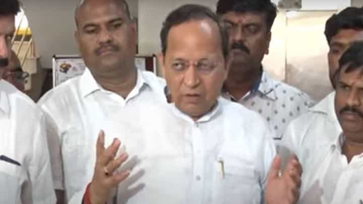 ನ್ಯೂಸ್ ಚ್ಯಾನೆಲ್ ಗಳಲ್ಲಿ ಯಾವ ಸುದ್ದಿ ಬಿತ್ತರಿಸಬೇಕೆಂದು ಬಿಜೆಪಿಯ ಅರುಣ್ ಸಿಂಗ್ ಕನ್ನಡ ಮಾಧ್ಯಮಗಳಿಗೆ ಸಲಹೆ ನೀಡಿದರು! ನ್ಯೂಸ್ ಚ್ಯಾನೆಲ್ ಗಳಲ್ಲಿ ಯಾವ ಸುದ್ದಿ ಬಿತ್ತರಿಸಬೇಕೆಂದು ಬಿಜೆಪಿಯ ಅರುಣ್ ಸಿಂಗ್ ಕನ್ನಡ ಮಾಧ್ಯಮಗಳಿಗೆ ಸಲಹೆ ನೀಡಿದರು!