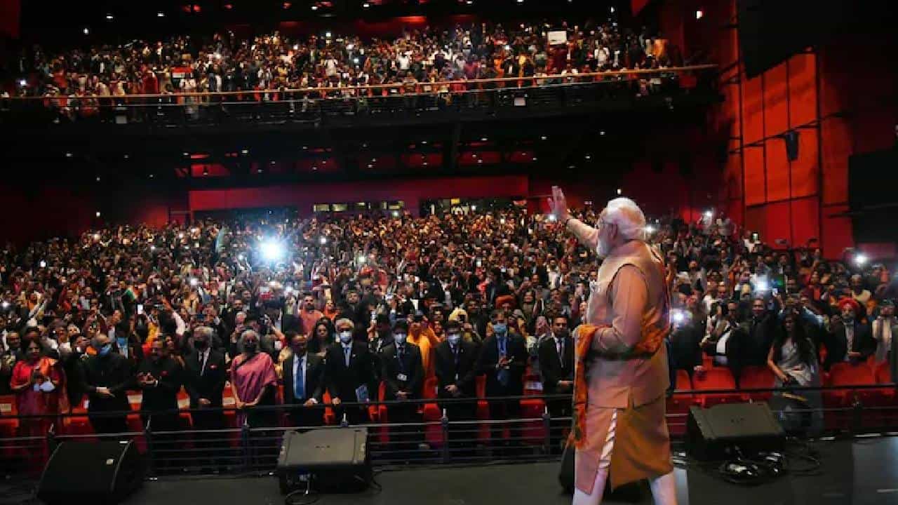 Video: ಟ್ವೆಂಟಿ ಟ್ವೆಂಟಿ ಫೋರ್, ಮೋದಿ ಒನ್ಸ್​ ಮೋರ್​-ಬಿಜೆಪಿಗೆ ಮುಂದಿನ ಚುನಾವಣೆಯ ಸ್ಲೋಗನ್​ ಕೊಟ್ಟ ಬರ್ಲಿನ್​ನಲ್ಲಿರುವ ಭಾರತೀಯರು !