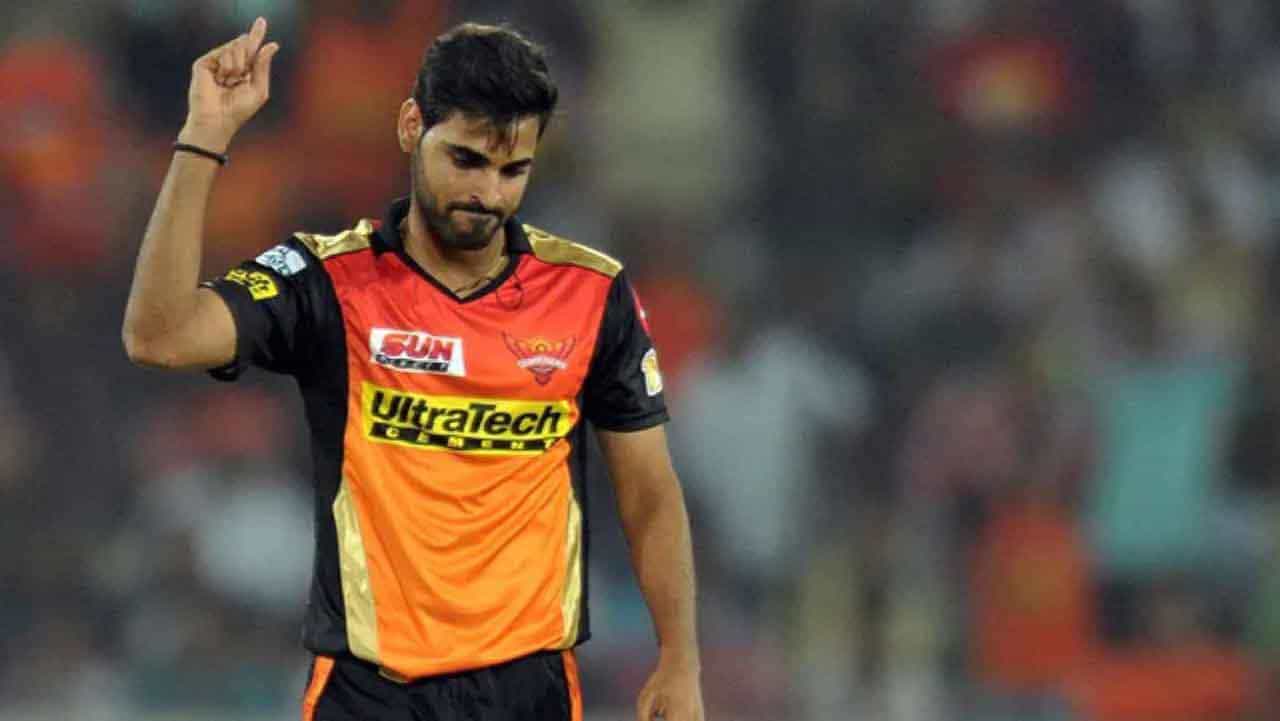 IPL 2022: ನಂ.2..! ಐಪಿಎಲ್ನಲ್ಲಿ ಇರ್ಫಾನ್ ಪಠಾಣ್ ದಾಖಲೆ ಸರಿಗಟ್ಟಿದ ಭುವನೇಶ್ವರ್ ಕುಮಾರ್ IPL 2022: ನಂ.2..! ಐಪಿಎಲ್ನಲ್ಲಿ ಇರ್ಫಾನ್ ಪಠಾಣ್ ದಾಖಲೆ ಸರಿಗಟ್ಟಿದ ಭುವನೇಶ್ವರ್ ಕುಮಾರ್