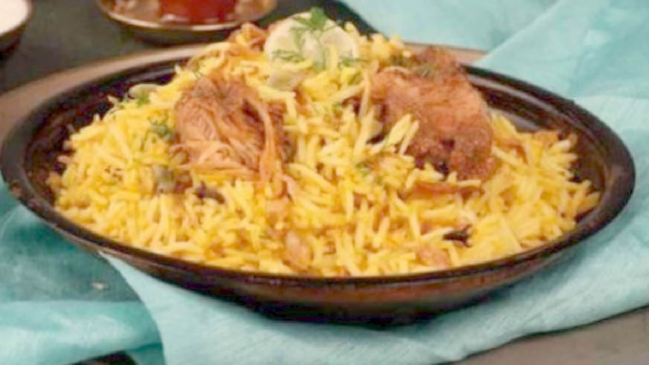 ಈದ್ ಪಾರ್ಟಿಯಲ್ಲಿ ಬಿರ್ಯಾನಿಯೊಟ್ಟಿಗೆ ಚಿನ್ನದ ಆಭರಣಗಳನ್ನೂ ನುಂಗಿದ ವ್ಯಕ್ತಿ; ಬಳಿಕ ಆಗಿದ್ದೇನು? ಈದ್ ಪಾರ್ಟಿಯಲ್ಲಿ ಬಿರ್ಯಾನಿಯೊಟ್ಟಿಗೆ ಚಿನ್ನದ ಆಭರಣಗಳನ್ನೂ ನುಂಗಿದ ವ್ಯಕ್ತಿ; ಬಳಿಕ ಆಗಿದ್ದೇನು?