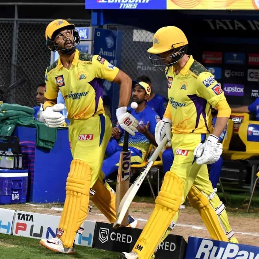 ಚೆನ್ನೈ ಸೂಪರ್ ಕಿಂಗ್ಸ್ ನಾಲ್ಕು ಬಾರಿ ಇಂಡಿಯನ್ ಪ್ರೀಮಿಯರ್ ಲೀಗ್ ಪ್ರಶಸ್ತಿ ಗೆದ್ದಿದೆ. ಮಹೇಂದ್ರ ಸಿಂಗ್ ಧೋನಿ ನಾಯಕತ್ವದ ಈ ತಂಡವು ಐಪಿಎಲ್ ಇತಿಹಾಸದಲ್ಲಿ ಅತ್ಯಂತ ಯಶಸ್ವಿ ತಂಡವೆಂದು ಪರಿಗಣಿಸಲ್ಪಟ್ಟಿದೆ. ಆದರೆ ಈ ತಂಡಕ್ಕೆ ಐಪಿಎಲ್ 2022 ಉತ್ತಮವಾಗಿಲ್ಲ. ಪ್ರಸಕ್ತ ಋತುವಿನಲ್ಲಿ ಪ್ಲೇಆಫ್ ರೇಸ್ನಲ್ಲಿ ಉಳಿಯಲು ಗೆಲ್ಲಲೇಬೇಕಾದ ಪಂದ್ಯದಲ್ಲಿ ಸೋಲನುಭವಿಸಿ ಪಂದ್ಯಾವಳಿಯಿಂದ ಹೊರಬಿದ್ದಿದೆ.