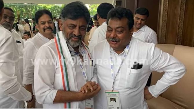 ಶಿವಕುಮಾರ ಮತ್ತು ಪಾಟೀಲ ನಡುವಿನ ಮುನಿಸು ಮಾಯ; ಗುಡ್ ಜಾಬ್ ಅಂತ ಹೇಳಿ ಸುರ್ಜೆವಾಲಾರನ್ನು ಟ್ಯಾಗ್ ಮಾಡಿದರು ರಮ್ಯಾ ಶಿವಕುಮಾರ ಮತ್ತು ಪಾಟೀಲ ನಡುವಿನ ಮುನಿಸು ಮಾಯ; ಗುಡ್ ಜಾಬ್ ಅಂತ ಹೇಳಿ ಸುರ್ಜೆವಾಲಾರನ್ನು ಟ್ಯಾಗ್ ಮಾಡಿದರು ರಮ್ಯಾ