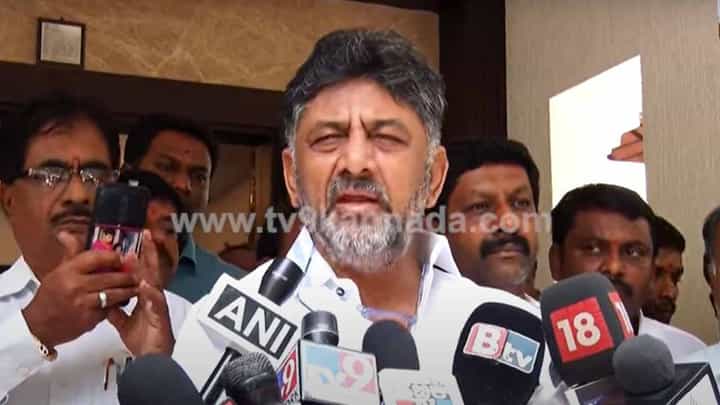 ಪಿ ಎಸ್ ಐ ನೇಮಕಾತಿ ಹಗರಣದಲ್ಲಿ ಸಚಿವರೊಬ್ಬರ ಸಂಬಂಧಿ ಭಾಗಿಯಾಗಿರುವ ಮಾಹಿತಿ ನನಗಿದೆ: ಡಿಕೆ ಶಿವಕುಮಾರ ಪಿ ಎಸ್ ಐ ನೇಮಕಾತಿ ಹಗರಣದಲ್ಲಿ ಸಚಿವರೊಬ್ಬರ ಸಂಬಂಧಿ ಭಾಗಿಯಾಗಿರುವ ಮಾಹಿತಿ ನನಗಿದೆ: ಡಿಕೆ ಶಿವಕುಮಾರ