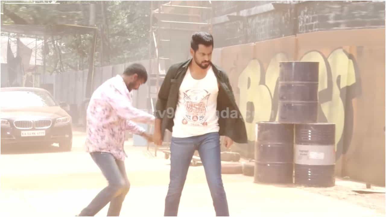 ಆ್ಯಕ್ಷನ್ ಅವತಾರದಲ್ಲಿ ಡಾರ್ಲಿಂಗ್ ಕೃಷ್ಣ: ಇಲ್ಲಿದೆ ‘ದಿಲ್ ಪಸಂದ್’ ಸಿನಿಮಾದ ಮೇಕಿಂಗ್ ವಿಡಿಯೋ ಆ್ಯಕ್ಷನ್ ಅವತಾರದಲ್ಲಿ ಡಾರ್ಲಿಂಗ್ ಕೃಷ್ಣ: ಇಲ್ಲಿದೆ ‘ದಿಲ್ ಪಸಂದ್’ ಸಿನಿಮಾದ ಮೇಕಿಂಗ್ ವಿಡಿಯೋ