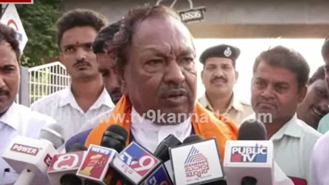 ಕೆಂಪುಕೋಟೆ ಮೇಲೆ ಭಗವಾಧ್ವಜ ಹಾರಾಟ ಹೇಳಿಕೆ ವಿಚಾರ: ಈಶ್ವರಪ್ಪ ವಿರುದ್ಧ ದೆಹಲಿಯಲ್ಲಿ ಆಪ್ ಪಕ್ಷದ ರಾಜ್ಯಸಭೆ ಸದಸ್ಯನಿಂದ ದೂರು ಕೆಂಪುಕೋಟೆ ಮೇಲೆ ಭಗವಾಧ್ವಜ ಹಾರಾಟ ಹೇಳಿಕೆ ವಿಚಾರ: ಈಶ್ವರಪ್ಪ ವಿರುದ್ಧ ದೆಹಲಿಯಲ್ಲಿ ಆಪ್ ಪಕ್ಷದ ರಾಜ್ಯಸಭೆ ಸದಸ್ಯನಿಂದ ದೂರು
