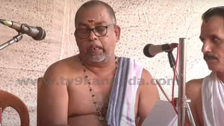 ಮಂಗಳೂರಿನ ಮಳಲಿ ದರ್ಗಾನಲ್ಲಿ ಹಿಂದೂ ದೇವರ ಸಾನಿಧ್ಯವಿತ್ತು ಎಂದು ತಾಂಬೂಲ ಪ್ರಶ್ನೆ ನಡೆಸಿದ ಕೇರಳದ ಜ್ಯೋತಿಷಿ ಹೇಳಿದರು ಮಂಗಳೂರಿನ ಮಳಲಿ ದರ್ಗಾನಲ್ಲಿ ಹಿಂದೂ ದೇವರ ಸಾನಿಧ್ಯವಿತ್ತು ಎಂದು ತಾಂಬೂಲ ಪ್ರಶ್ನೆ ನಡೆಸಿದ ಕೇರಳದ ಜ್ಯೋತಿಷಿ ಹೇಳಿದರು